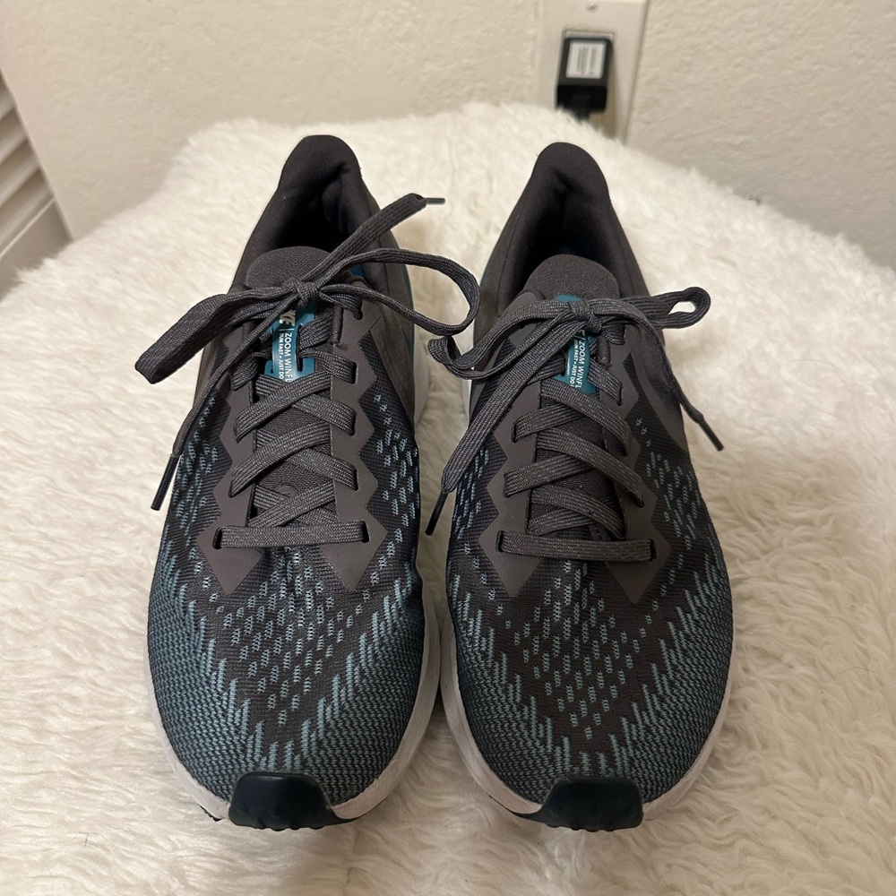 Nike Zoom Sneakers